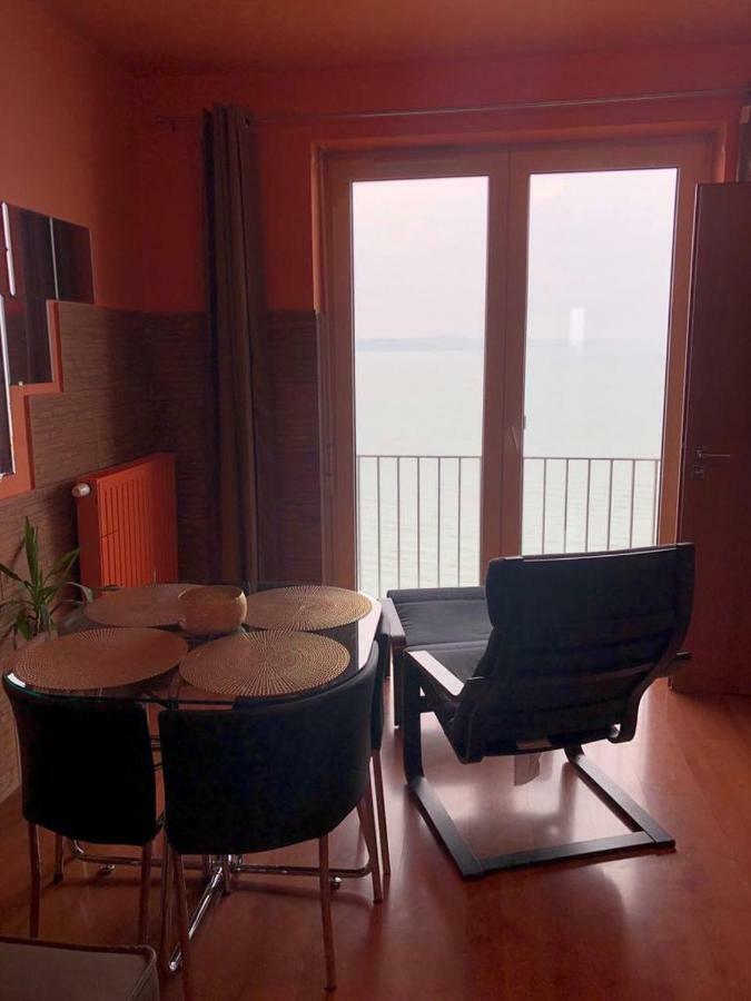 Club 218 Panorama Apartman Шіофок Екстер'єр фото