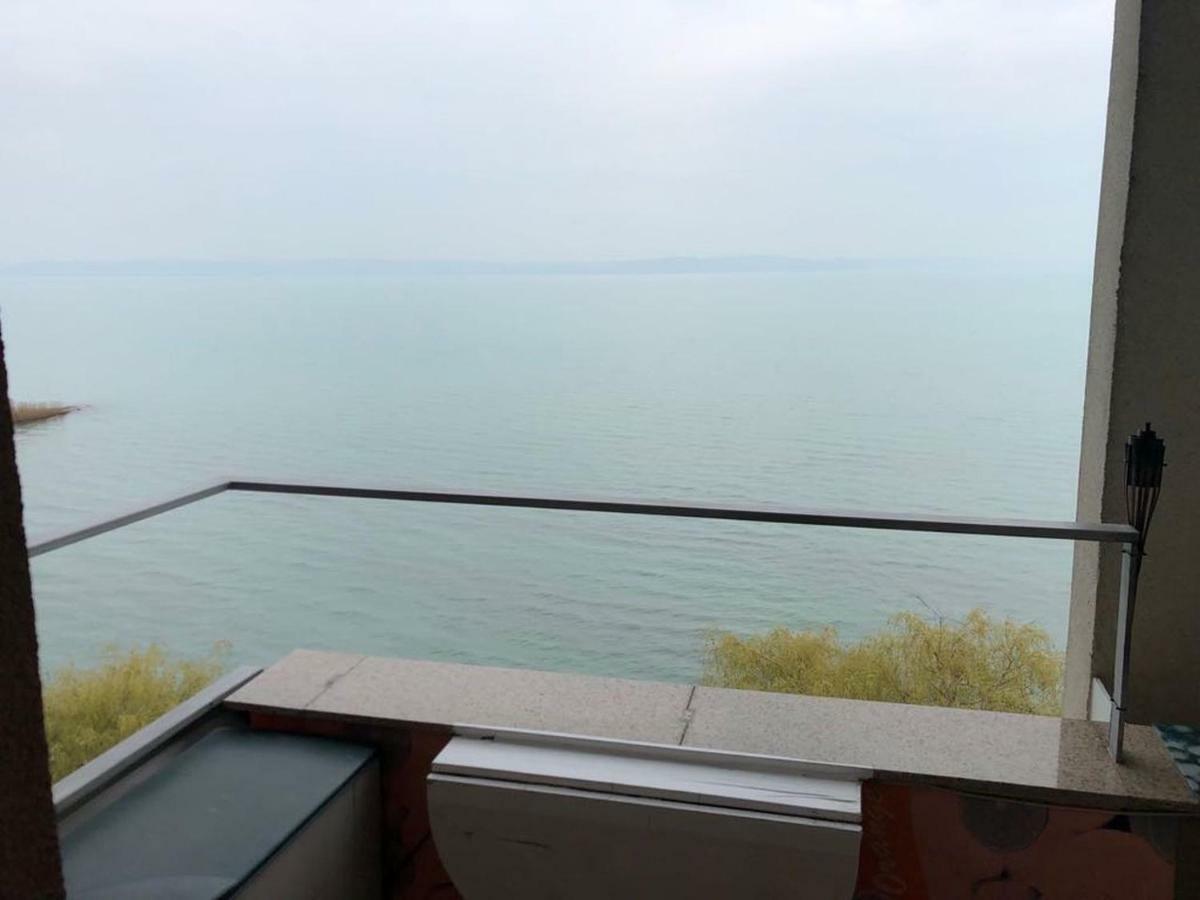 Club 218 Panorama Apartman Шіофок Екстер'єр фото